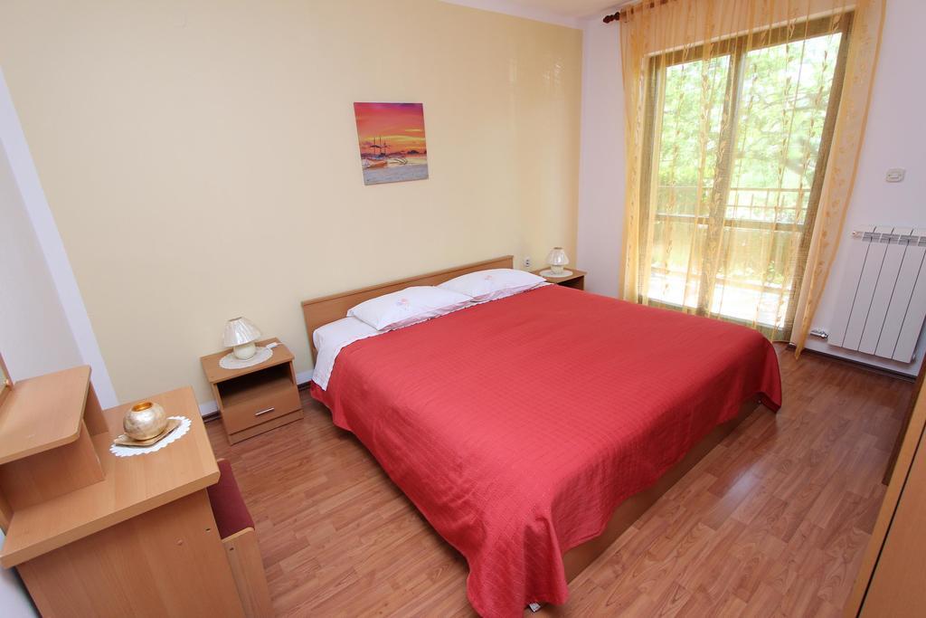 Rooms And Apartment Sanja Ровінь Номер фото