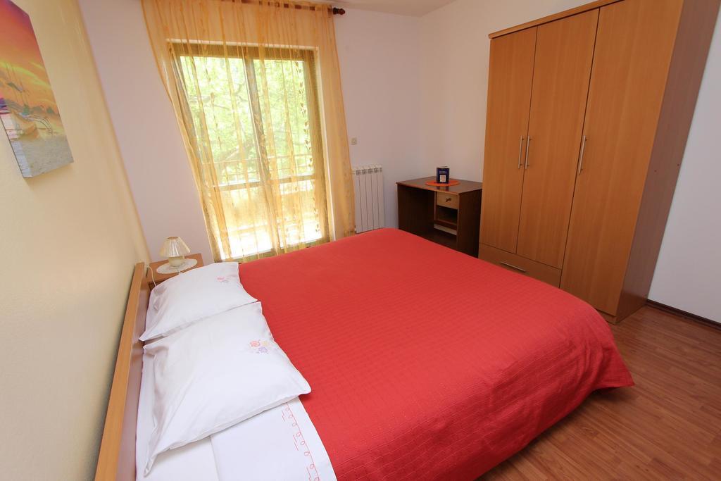 Rooms And Apartment Sanja Ровінь Екстер'єр фото