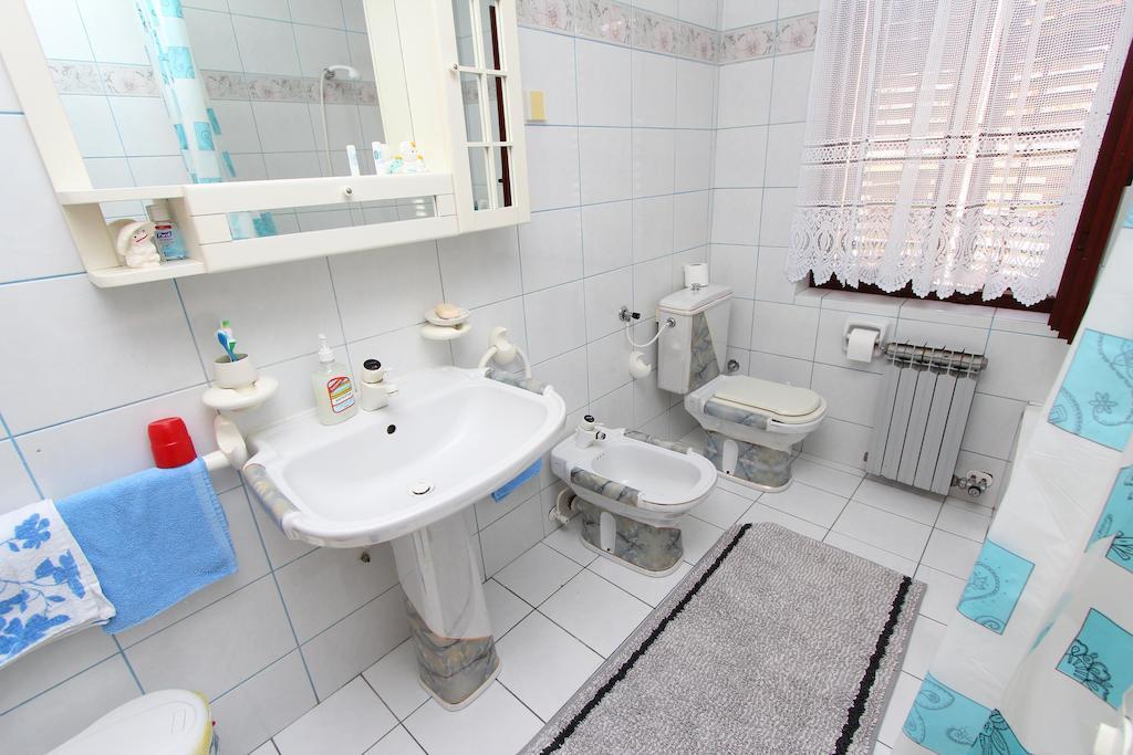 Rooms And Apartment Sanja Ровінь Номер фото