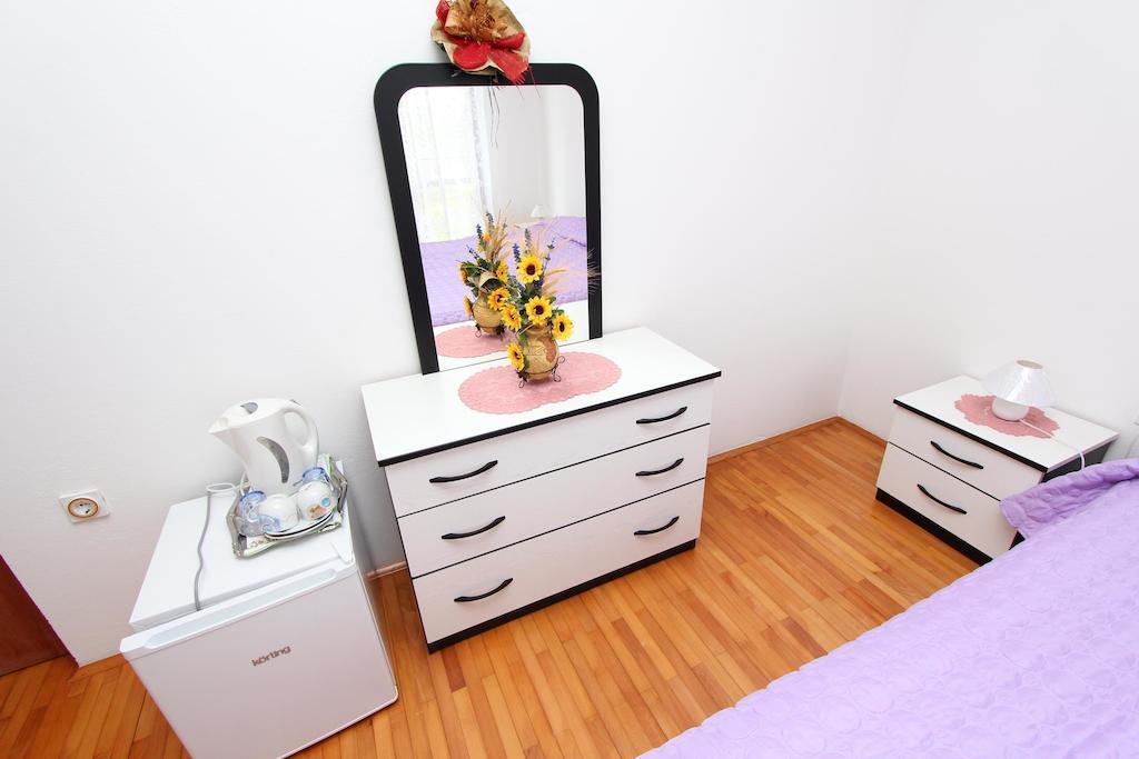 Rooms And Apartment Sanja Ровінь Номер фото