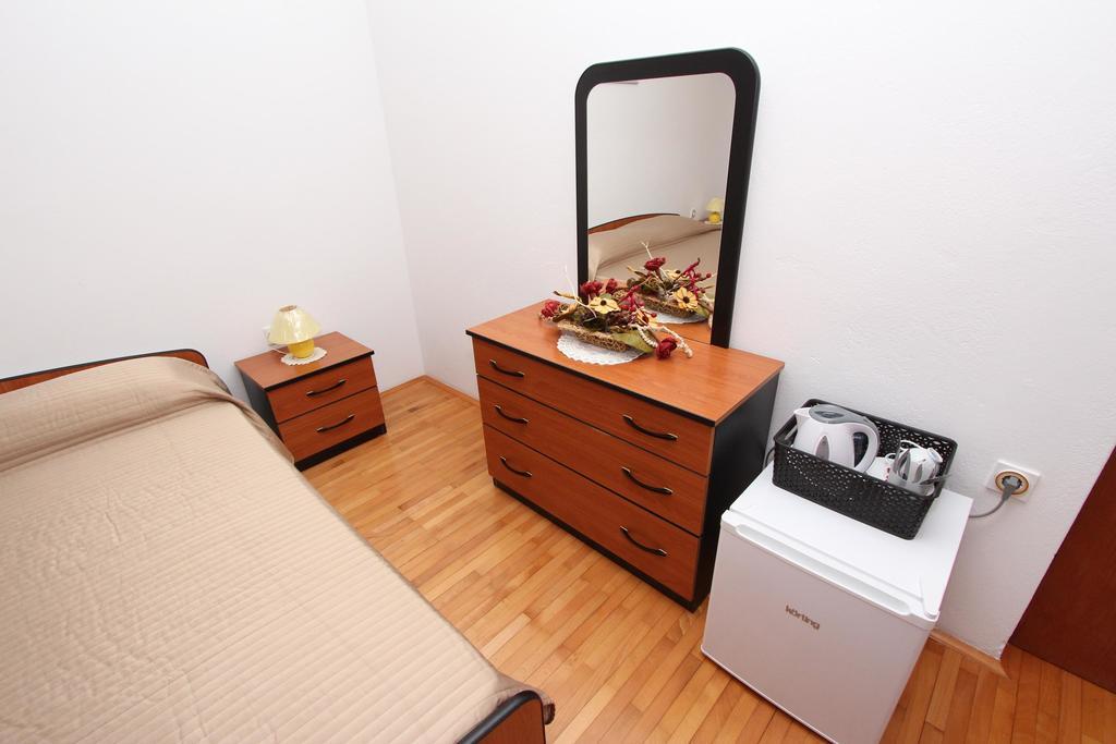 Rooms And Apartment Sanja Ровінь Екстер'єр фото